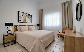 Limnaria Gardens H 202